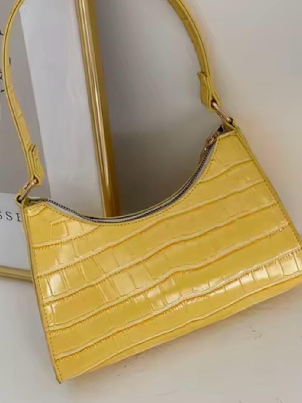 Cartera - Picture 2 of 2